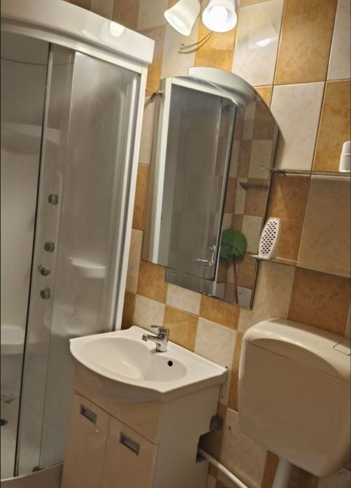 2 camere, zona spital — fotografia 3
