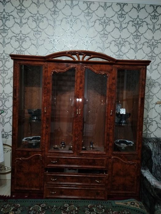 Stenka srochna sotiladi