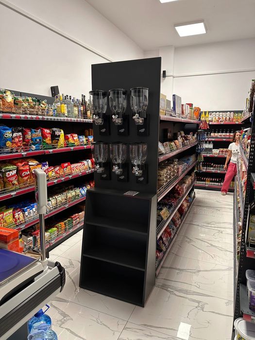 Дървен стелаж за кафе или ядки с бункери