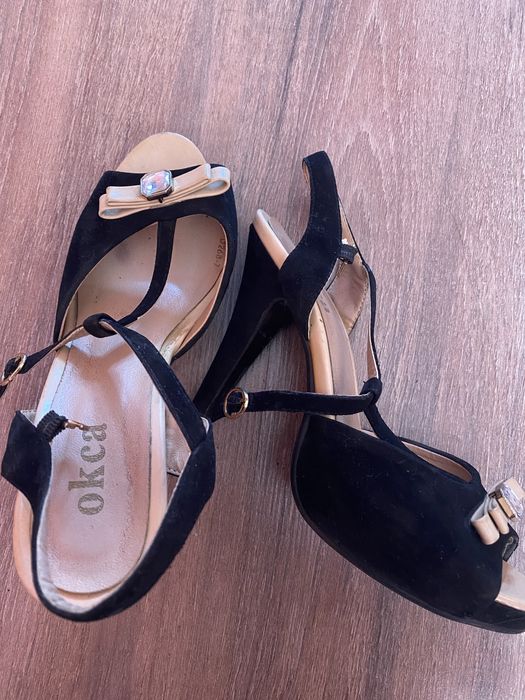 Продам босоножки