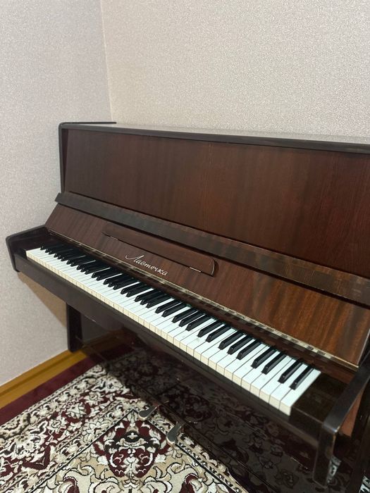 Akustik pianino "Ласточка"