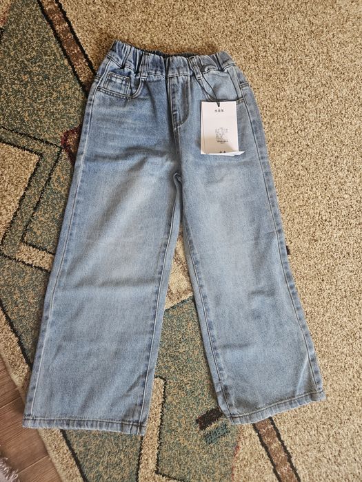 Продам джинсы для девочек