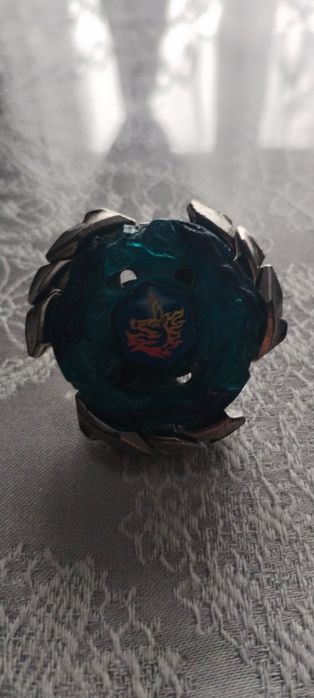 Vând colecție de beyblade