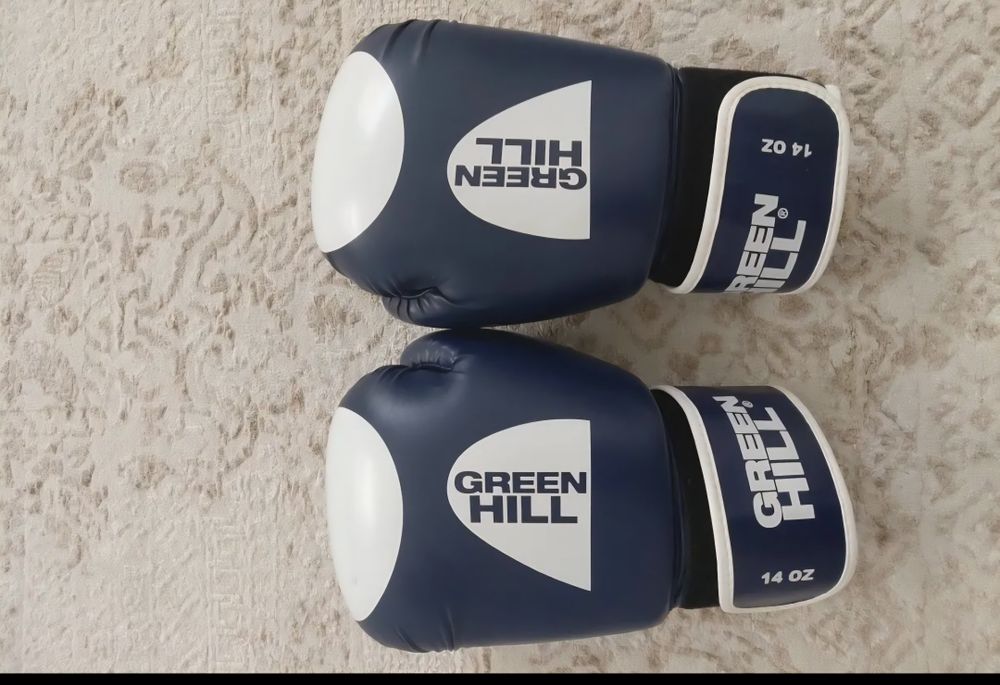 Перчатки для бокса
