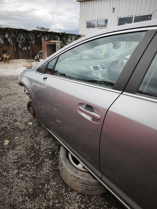 Ușa stânga față Toyota Avensis T27 2009-2015