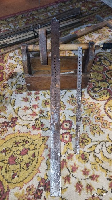 Vând război de țesut vechi