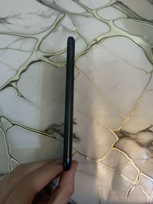 Iphone xr  qora holati ideal