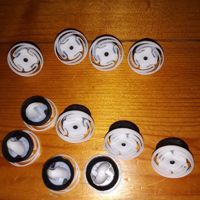 Vand clipsuri pentru panou usa Dacia, Renault,Citroen,Peugeot