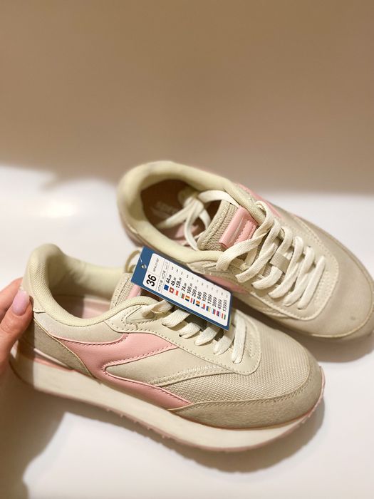 С етикет - маратонки Sprandi