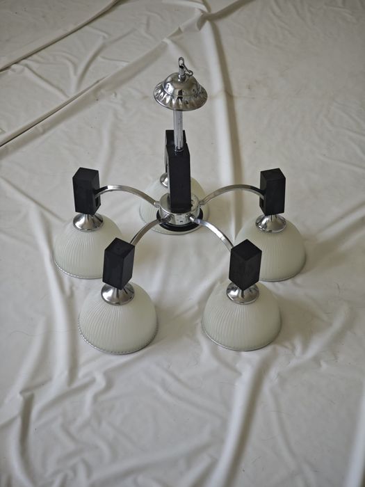 Люстра под 5 лампочек