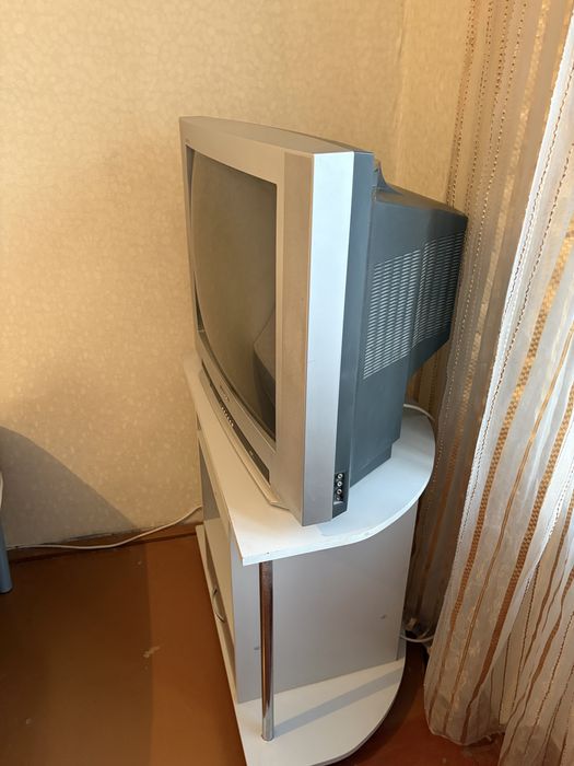 Телевизор ,показывает хорошо