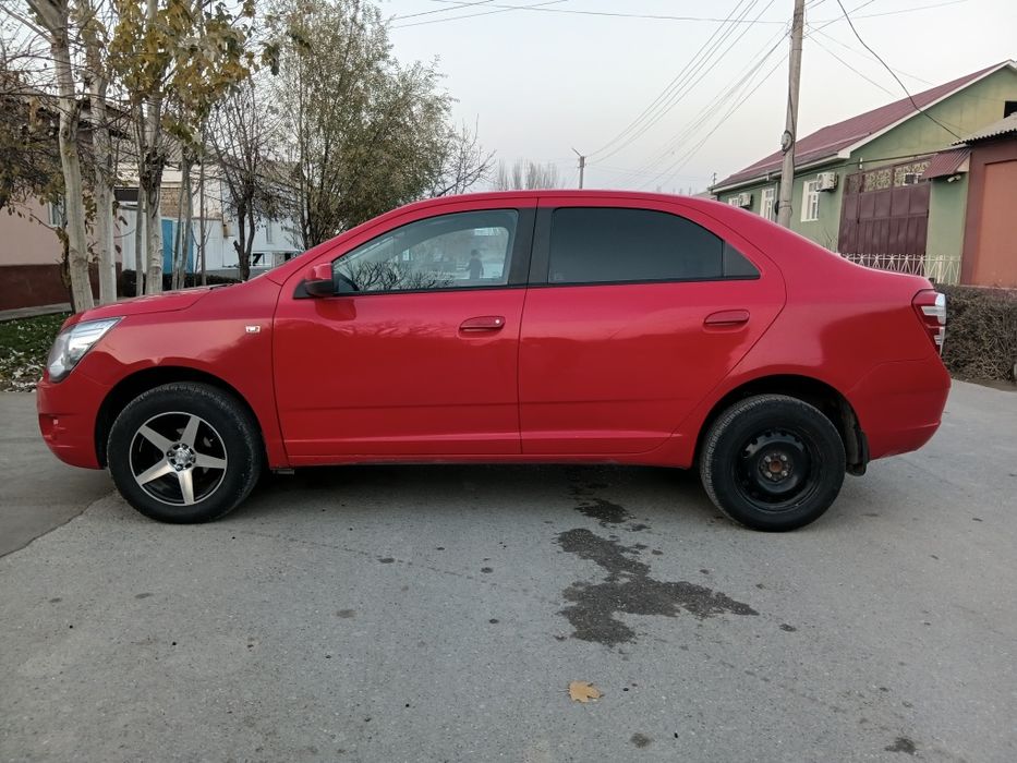 Koblt 3 pazisa  2012 prabek 380000 kiraska 2 eshikda bor ichiga otmaga