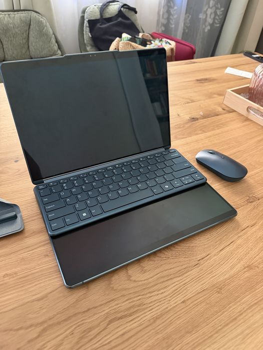 Lenovo Yoga Book 9i – 2 OLED екрана, Ultra 7, 16GB, 1TB, гаранция