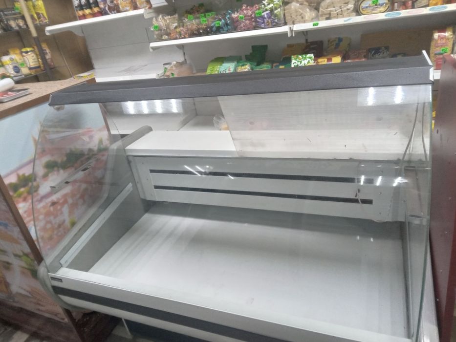 Продам холодильник для магазина