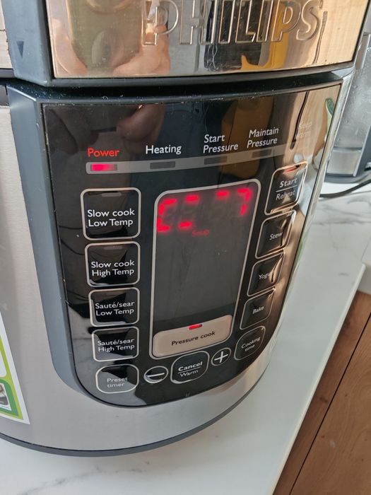 Мултикукър PHILIPS Multicooker All in One 6L 1300W Slow cooking HD2237