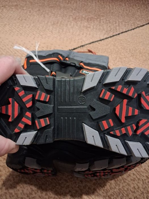 Продам зимние сапоги.