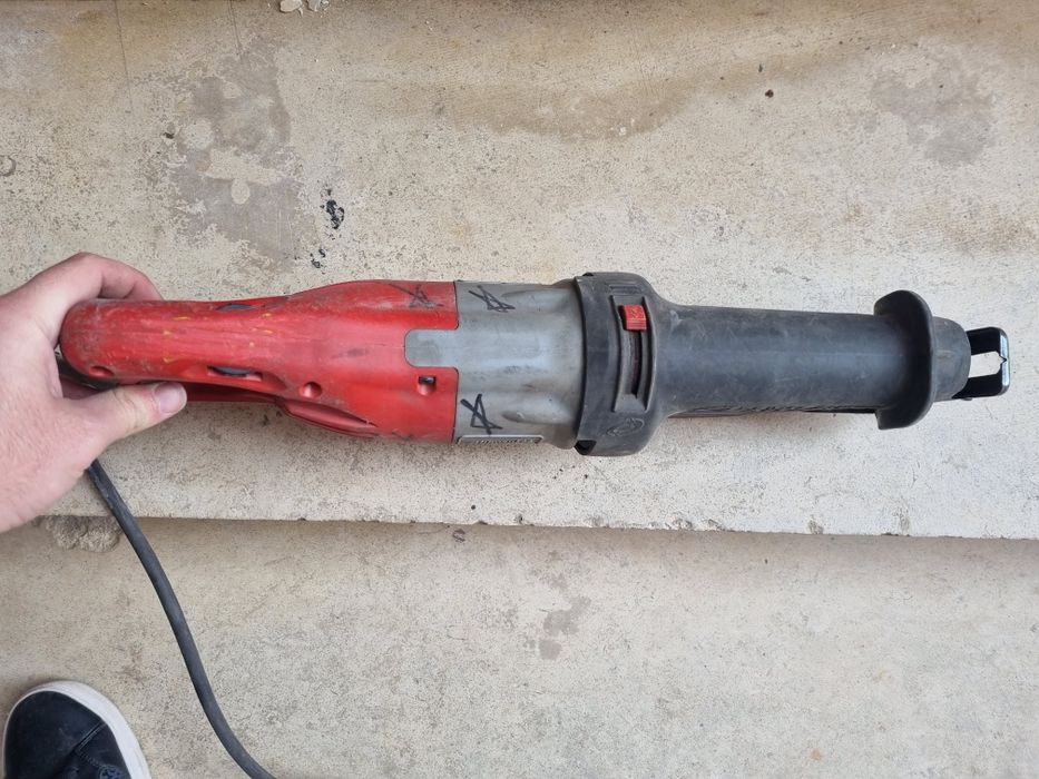 Milwaukee SSPE 1300 SX саблен трион