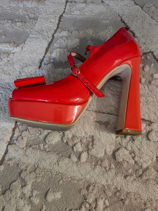 Продам туфли, босоножки, ботфорты