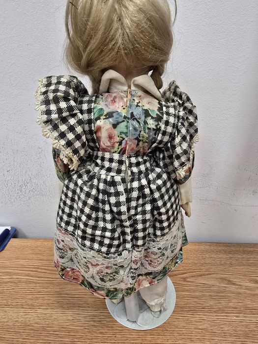 Domenișoara "Eliza" - Farmecul Tineresc