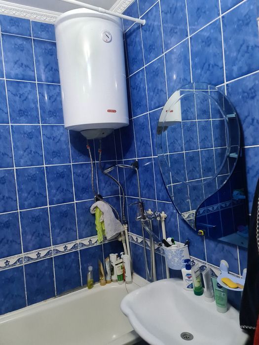 Продам двух комнатную квартиру