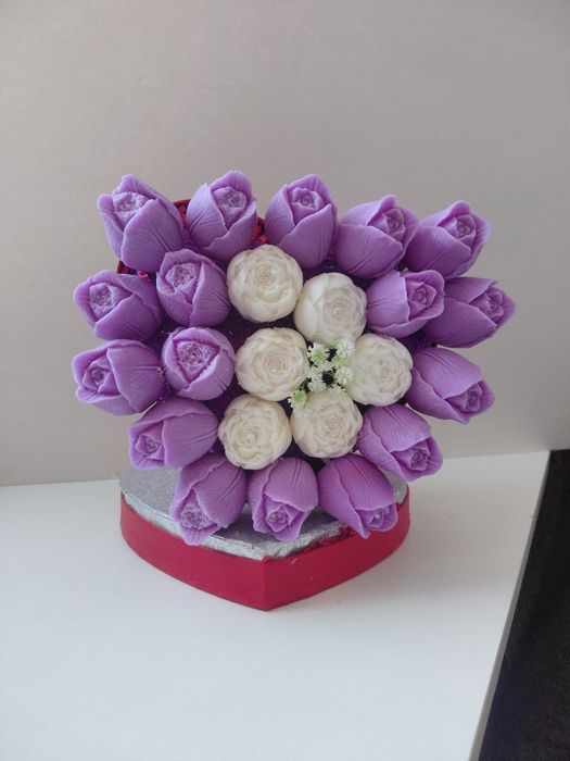 Buchet realizat din ceara de soia parfumata!