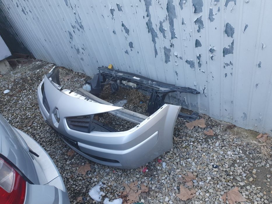 Dezmembrez Renault Megan 2