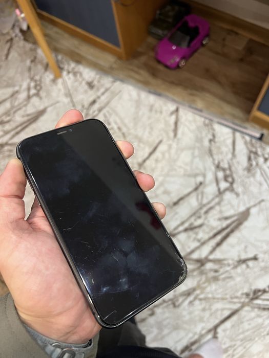 Продам Iphone 11