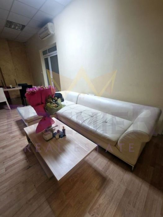 Продава се Многостаен апартамент в София, Център - 157 кв.м за 1719 €/кв.м - Снимка #2