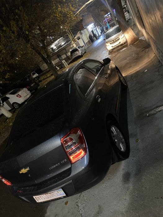 Продаётся Cobalt 4-позиция В Идеальном состоянии, Мокрый Асфальт