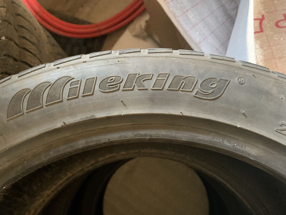 Продам Шины 245 / 45 / 19