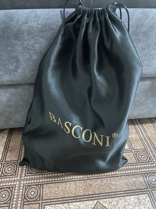 Продам почти новую туфли Basconi