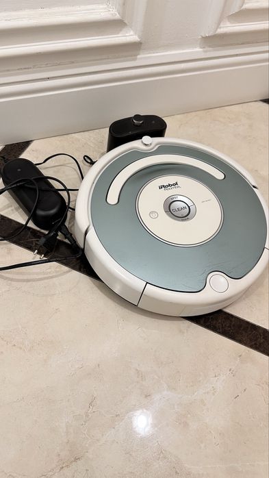 Робот пылесос IRobot Roomba 521 в отличном состоянии