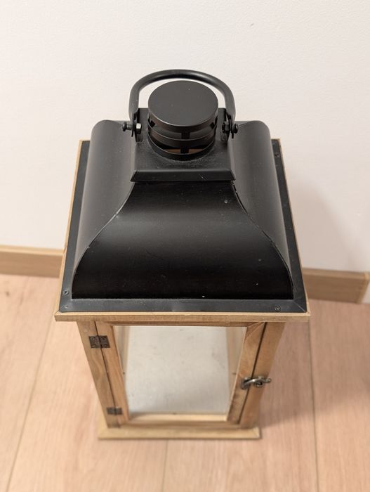 Felinar din lemn 22x22x47.     8 buc