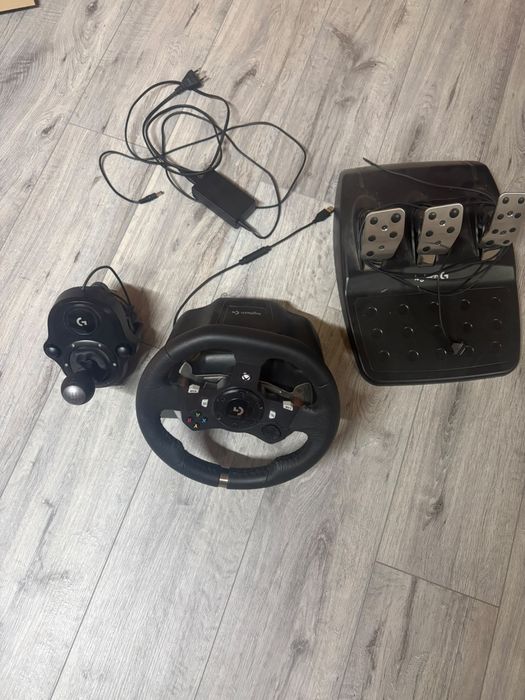 Logitech G920 Driving Force – volan + pedale + schimbător
