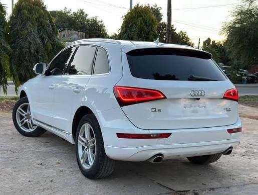 Ауди Q5  quattro