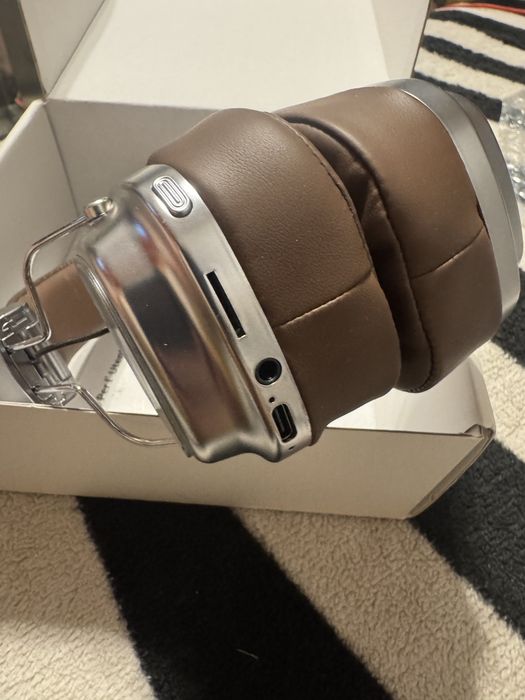 Casti bluetooth over ear