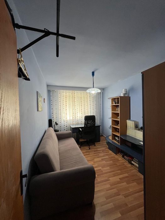 Vand Apartament 4 camere