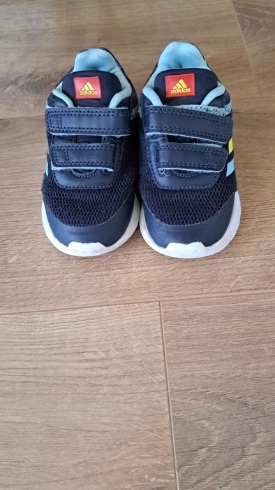 Маратонки Adidas 23 номер