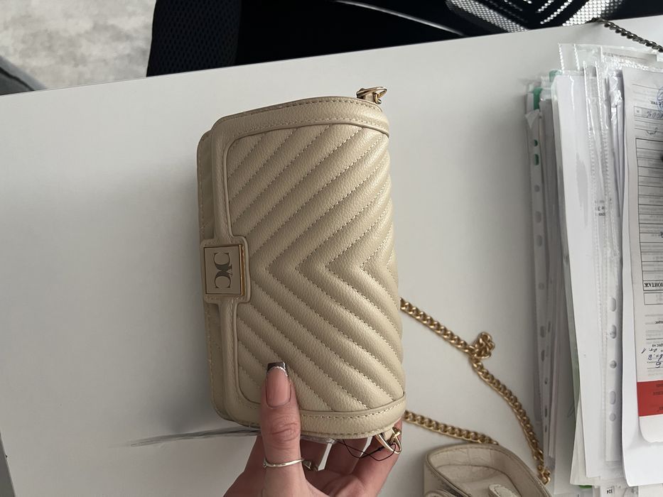 Продавам дамска чанта НОВА