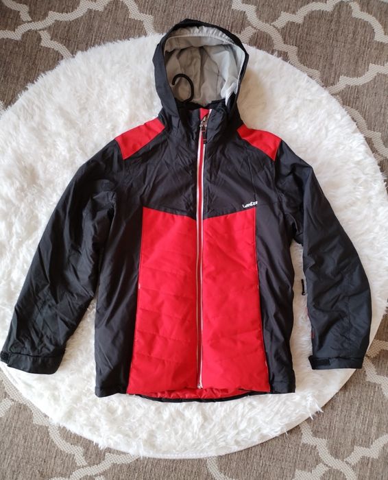 Geacă de zăpadă de la Decathlon pentru copii