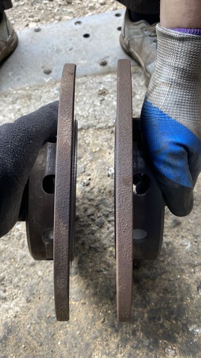 Продам тормозные диски и гранаты мерс 124