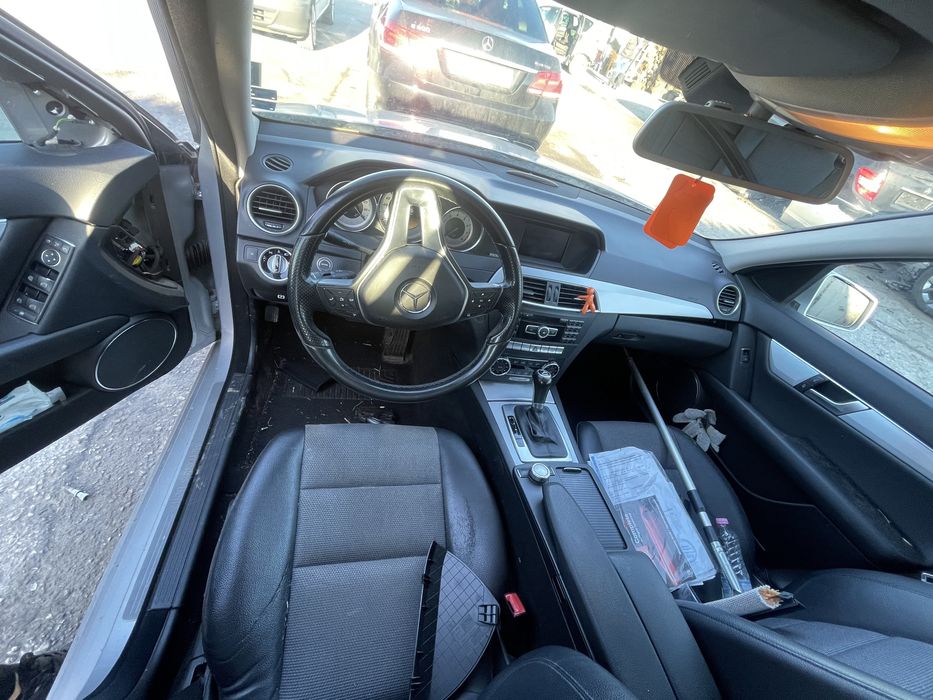 На части Мерцедес C180 cgi *Facelift* Комби Автомат