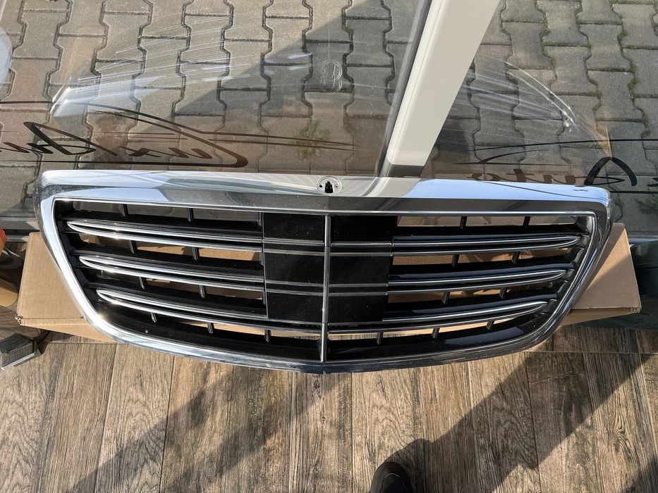 Оригинална предна решетка за Mercedes W222 AMG Facelift