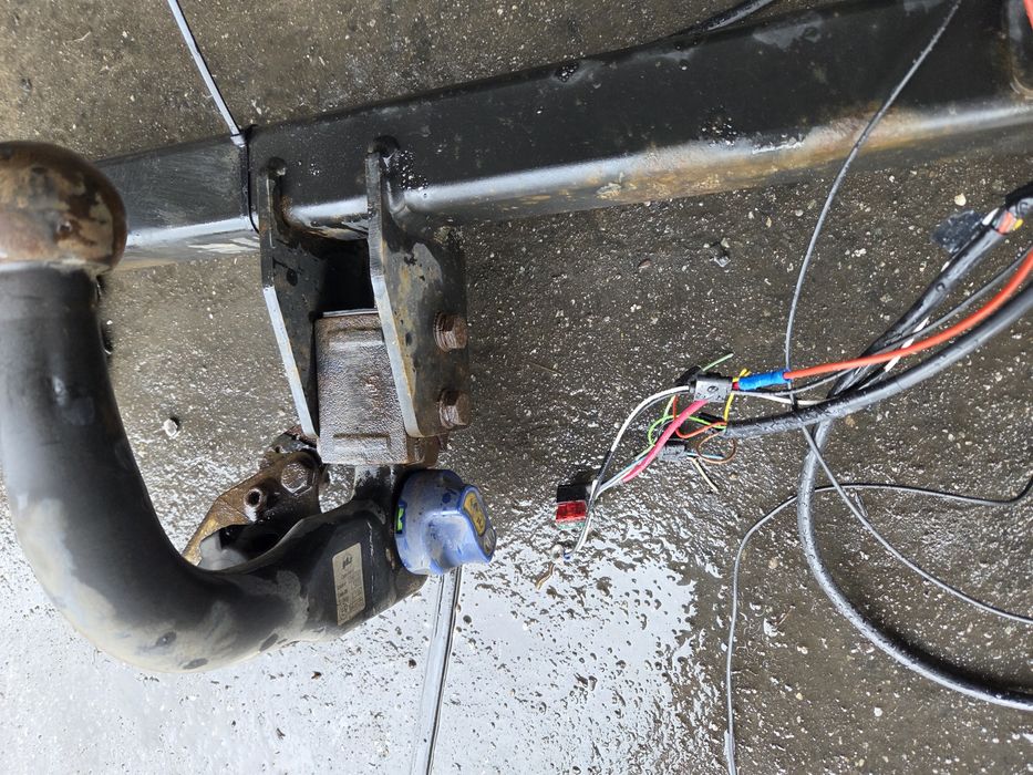 Cui carlig remorcare bmw f01 seria 7