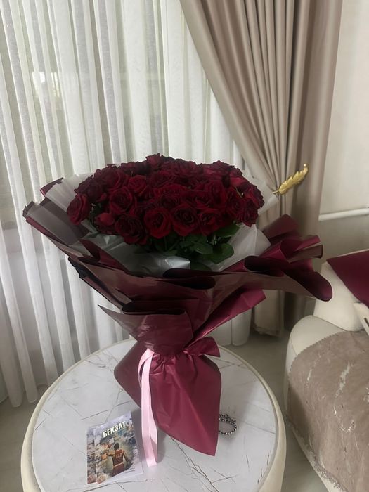 Продаю цветы- розы красные