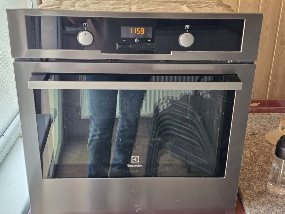 Cuptor electric incorporabil Electrolux EOA75450OX clasa A  72 litri, 9 functii grill  convectie autocuratare catalitica, timer, 2780 W, inox
