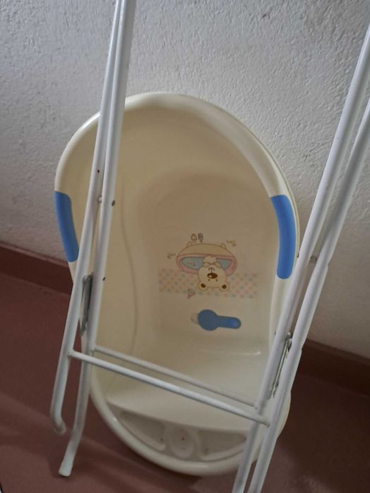 Вана със стойка.