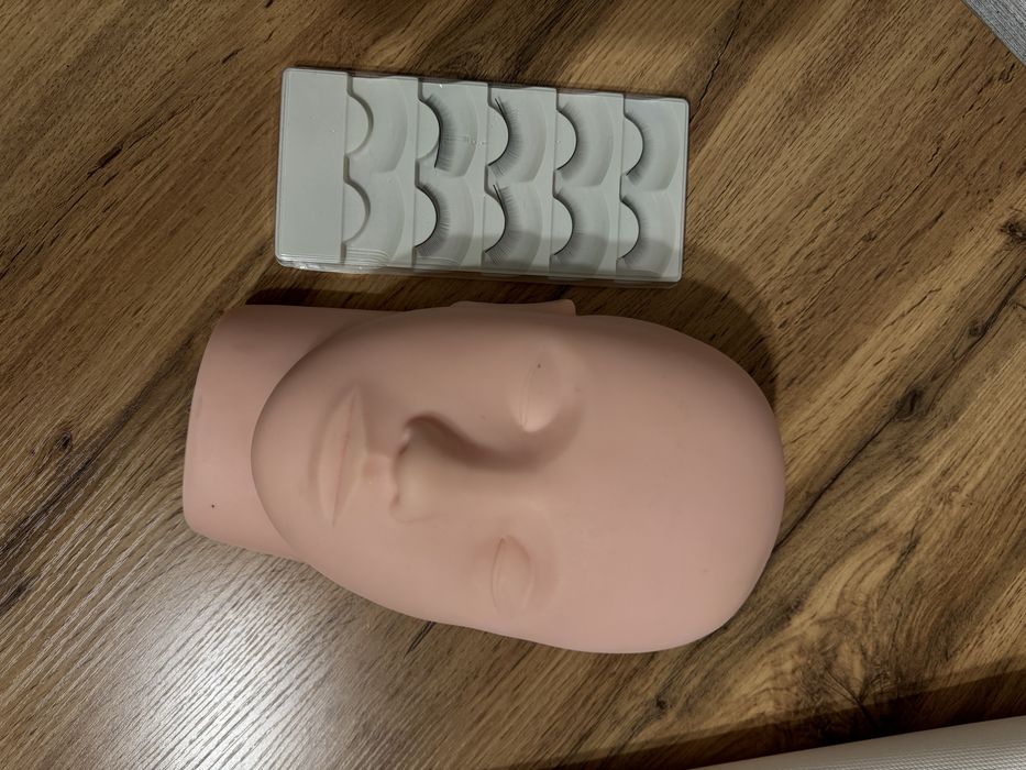 Манекен для наращивания ресниц 2000 тг