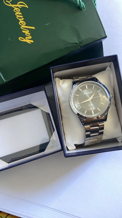 Casio Edifice мужские часы — оригинал, стальной браслет, новые
