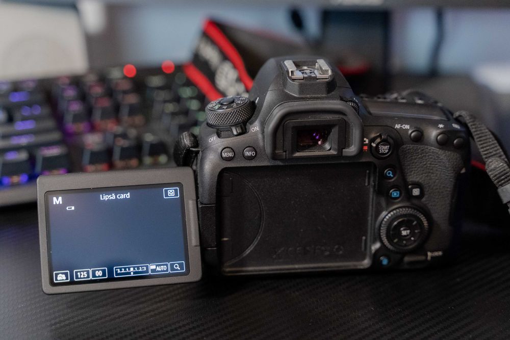 Canon 6D Mark II + Blit Godox TT685C II